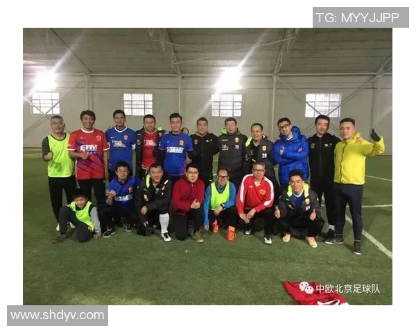 自律自爱的足球明星如何在赛场与生活中实现自我价值与成长