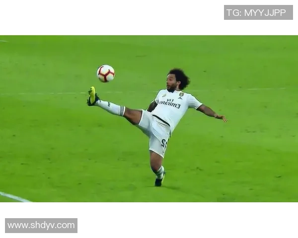 足球明星假期趣味自拍视频大揭秘尽显休闲生活与球场之外的真实一面 足球明星假期趣味自拍视频大揭秘尽显休闲生活与球场之外的真实一面